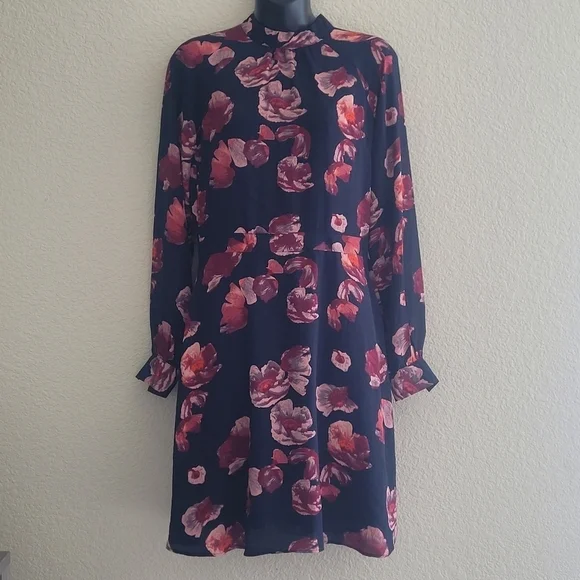Banana Republic NWT Size 4 Mid Length Navy Blue Floral Dress
